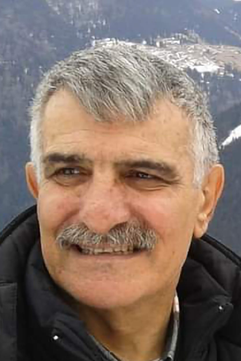 BİZİM UÇURTMALARIMIZ SADECE AĞAÇLARA TAKILIRDI 