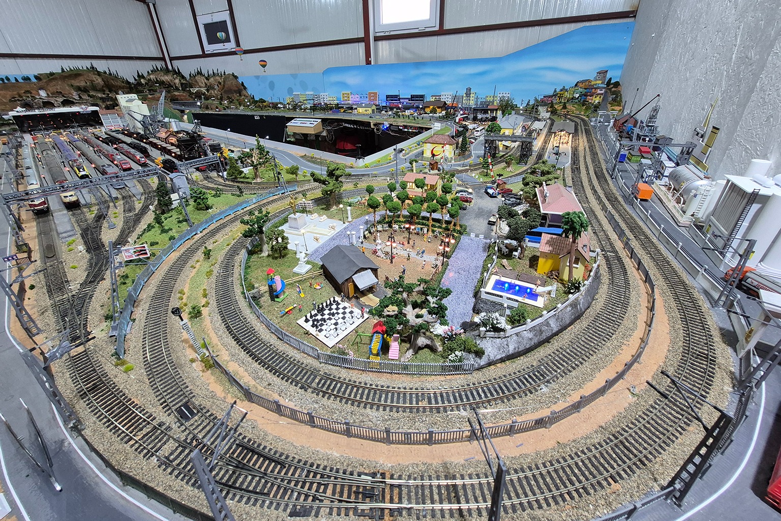 MİNYATÜRDE FOTOĞRAF SERGİSİ AÇILDI