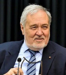 ORTAYLI DA YAŞAMA GÖZLERİNİ YUMDU