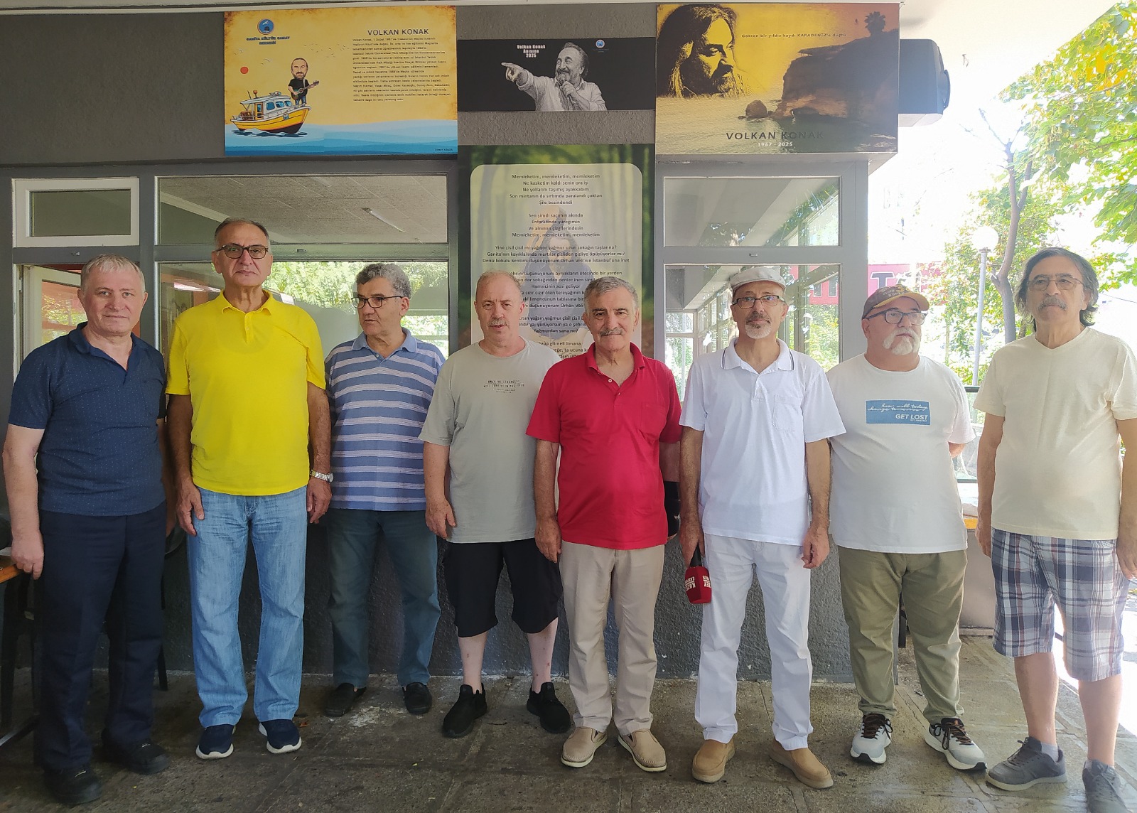 Açılışa dernek yöneticileri İsmail Fandaklı, İsmail Kansız, Tamer Küçük, Adnan Özbilen, Ayhan Pala’nın yanı sıra heykeltıraş Hasan Fehmi Hızal, eğitimci - yazar Sabri Dilber, Trabzonspor Divan Başkanlık Kurulu Başkanı Mahmut Ören ve gazeteci – yazar Kemal Çuman katıldı. 